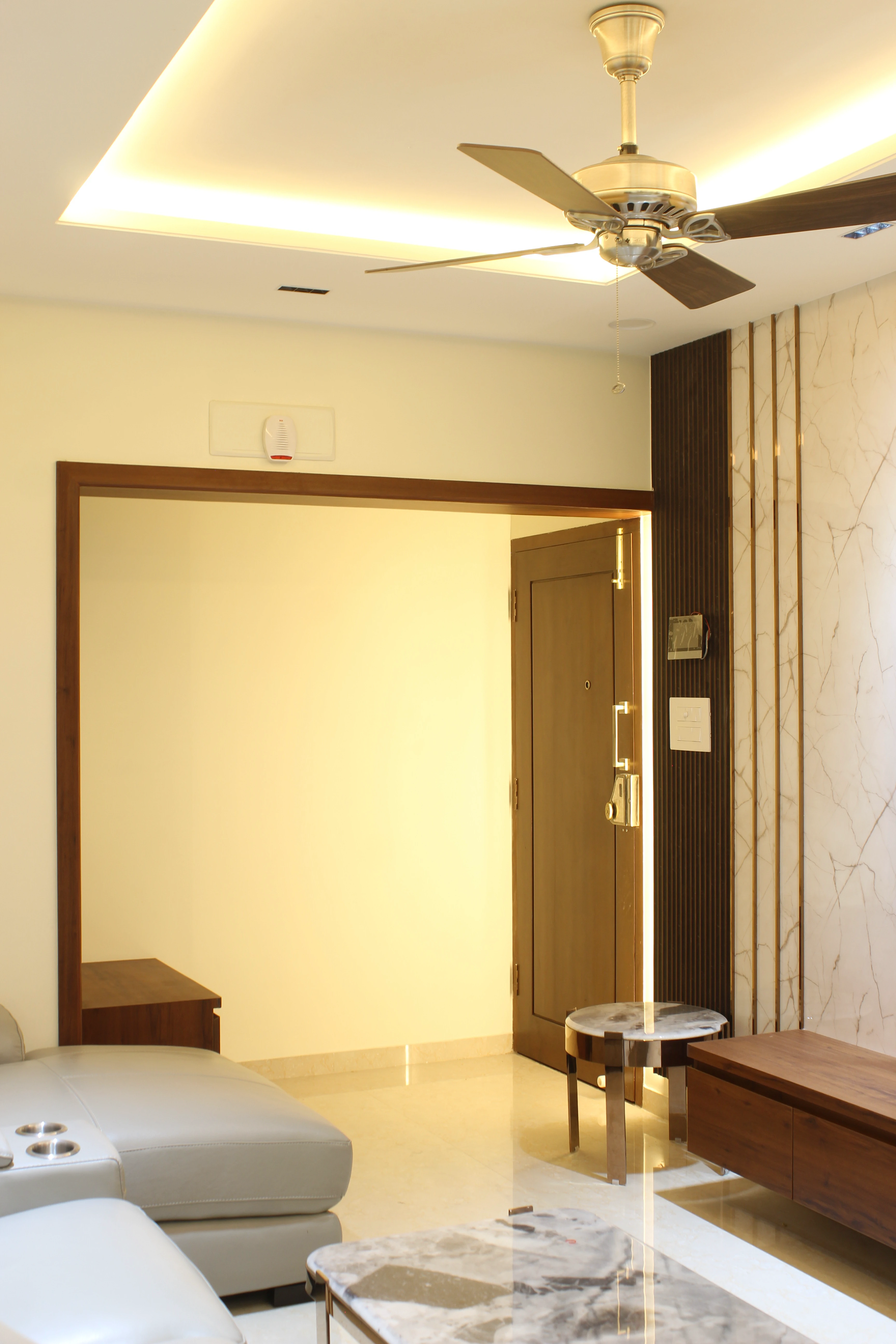 Calm Edge Residence - Card preview